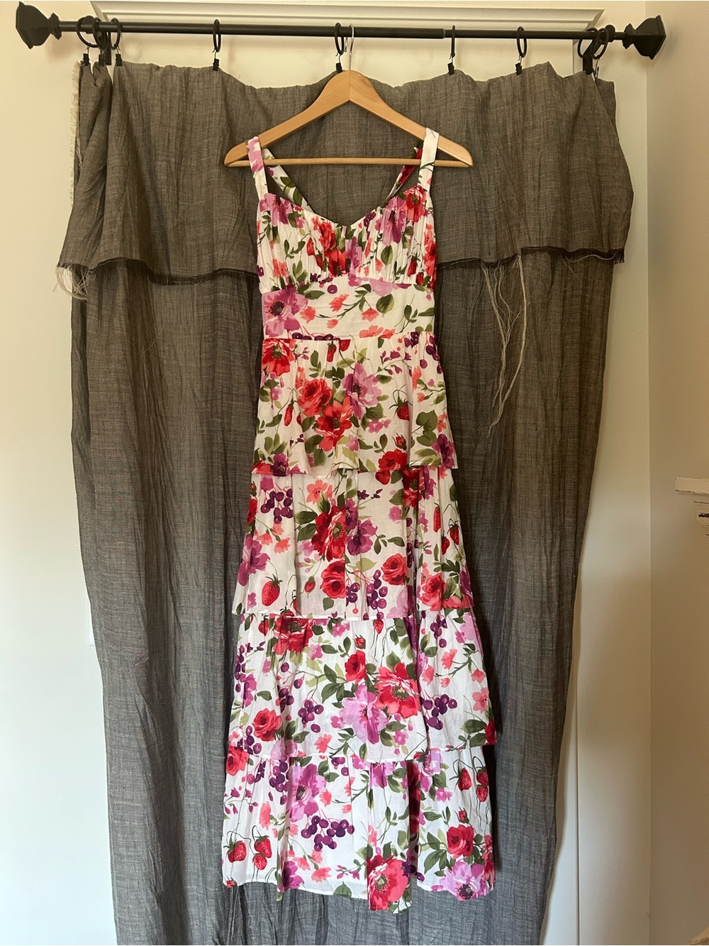 Abercrombie & Fitch Floral Tiered Maxi Dress - Picture 2 of 5